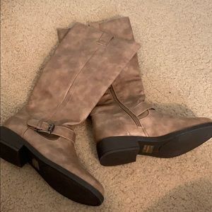 NWOT Light Tan Boots